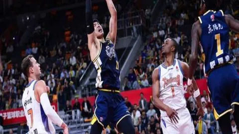 阿诺德联赛杯决赛无缘，科纳特重返赛场